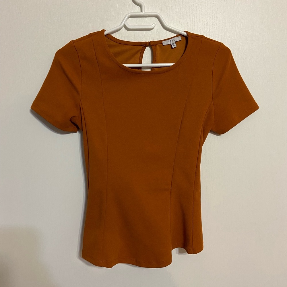 Iris Mustard fitted top with tie waist.